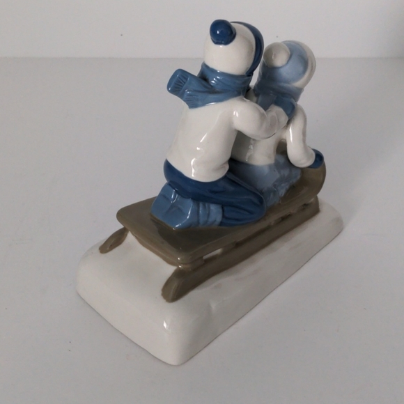 VTG Children Sledding - Picture 3 of 7